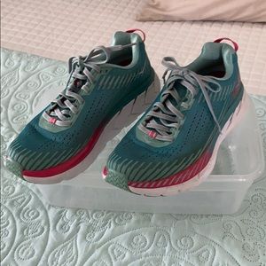 Hoka One One Clifton